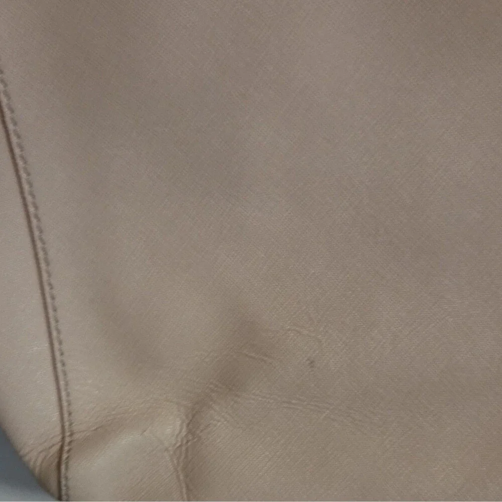 Tory Burch Beige Solid Tote Bag Double Handles Gold Logo Inner Pockets